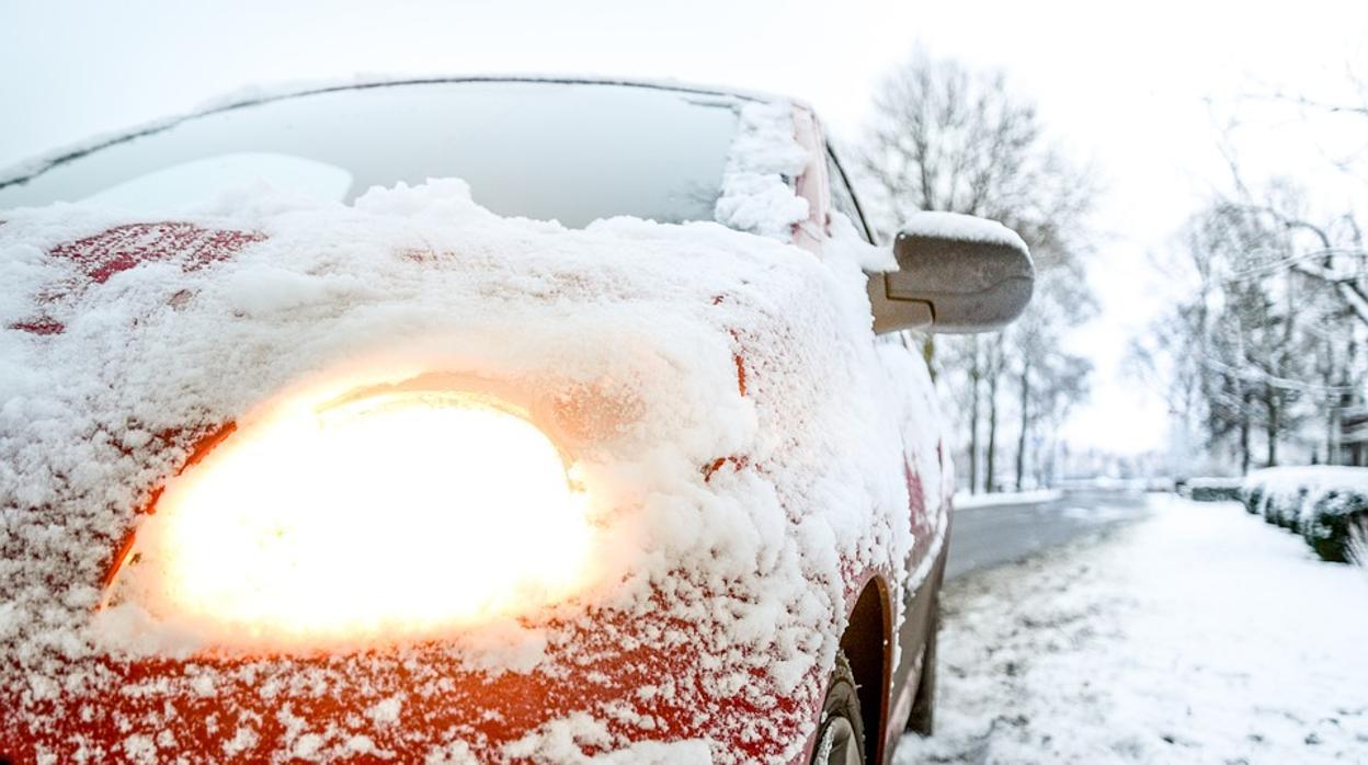 Los elementos más perjudicados si tu coche duerme en la calle con mal tiempo