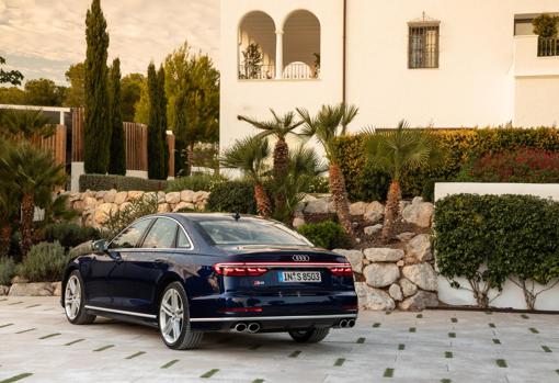 Audi S8: elegancia deportiva e impresionantes prestaciones