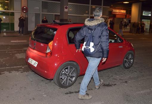 Eléctrico, asequible y «español»: así es el coche en el que Greta Thunberg se mueve por Madrid