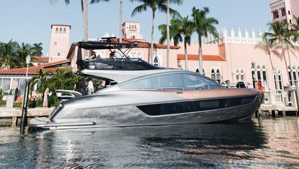 Lo último de Lexus: un espectacular yate de lujo de casi 20 metros