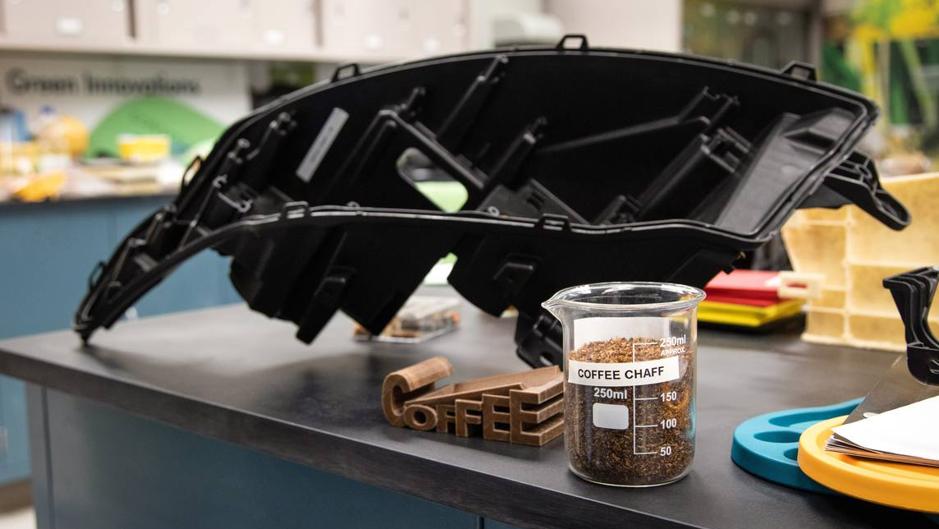 Utilizan posos de café para fabricar coches más ligeros y ecológicos