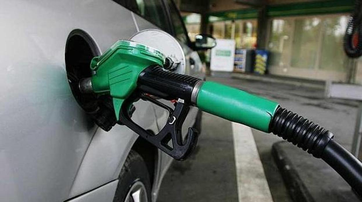 Descubre por qué lado tienes que repostar sin bajarte del coche