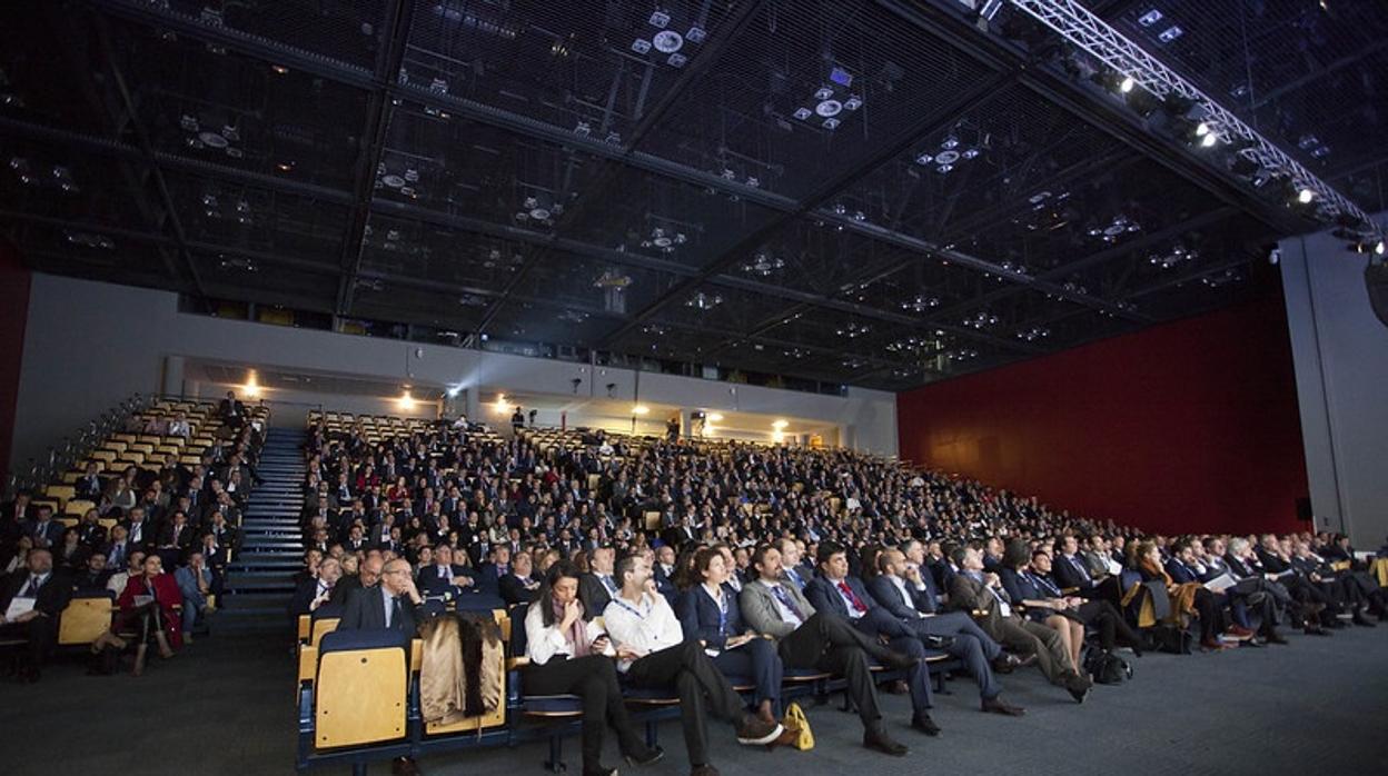 Más de 1.500 profesionales abordan los retos de la automoción en el XXIX Congreso de Faconauto