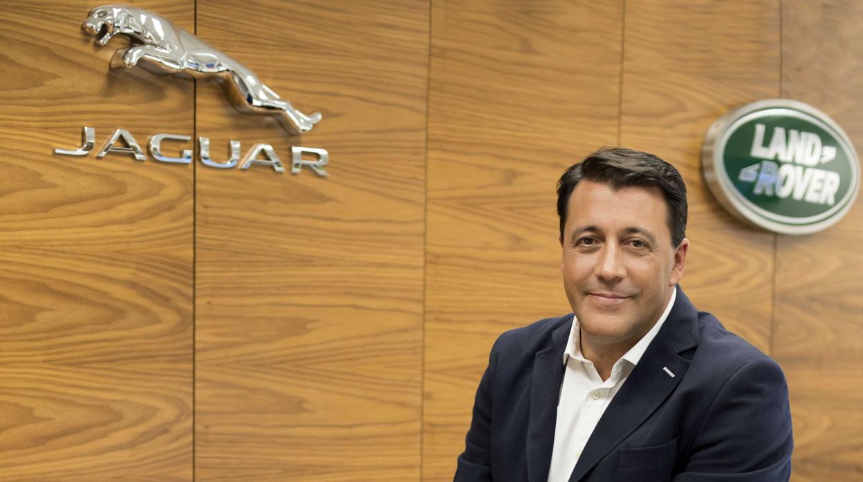 Ruiz (Jaguar Land Rover): «No se puede favorecer al coche eléctrico penalizando fiscalmente al resto»