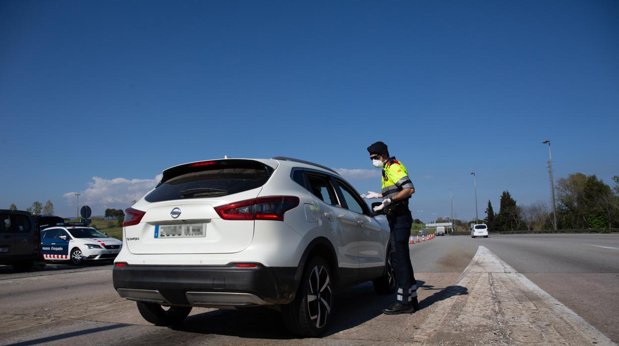 El Gobierno recomienda ir al trabajo en coche, moto o bici como medida de protección por el coronavirus