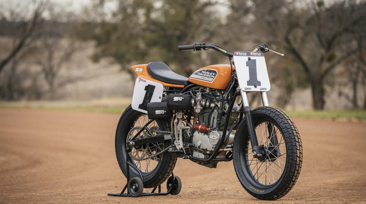 La historia del legendario modelo Harley-Davidson XR750, que cumple 50 años