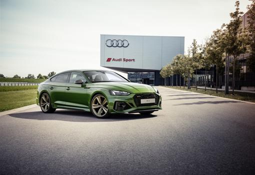 Audi actualiza los RS 5 Coupé y Sportback con un diseño aún más agresivo y un interior más conectado