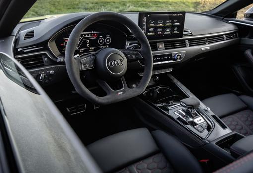 Audi actualiza los RS 5 Coupé y Sportback con un diseño aún más agresivo y un interior más conectado