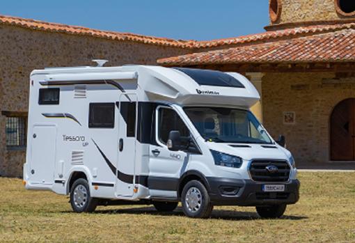 Furgonetas camper y caravanas para unas vacaciones sobre ruedas