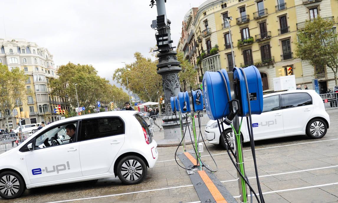 La falta de puntos de recarga deja a España a la cola de Europa en movilidad eléctrica