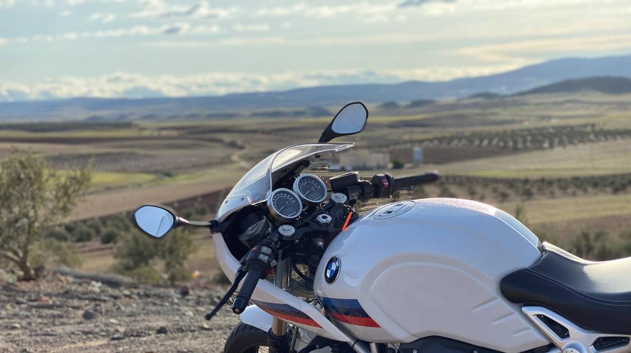 Cómo convertirte en uno de los viajeros en moto que busca BMW