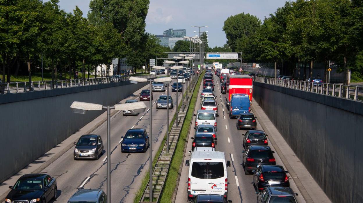 La DGT quiere reducir en tráfico privado para evitar la contaminación en la «nueva normalidad»