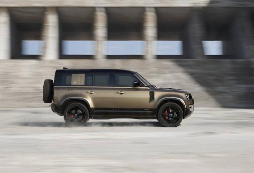 El nuevo Defender mantiene la esencia estética y se renueva tecnológicamente