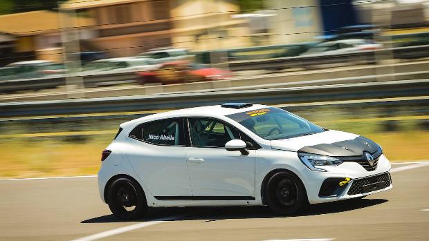 Así son los Clio RSR preparados para competición