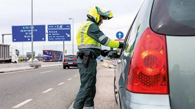 500 multas cada hora: las infracciones de tráfico más frecuentes entre los españoles