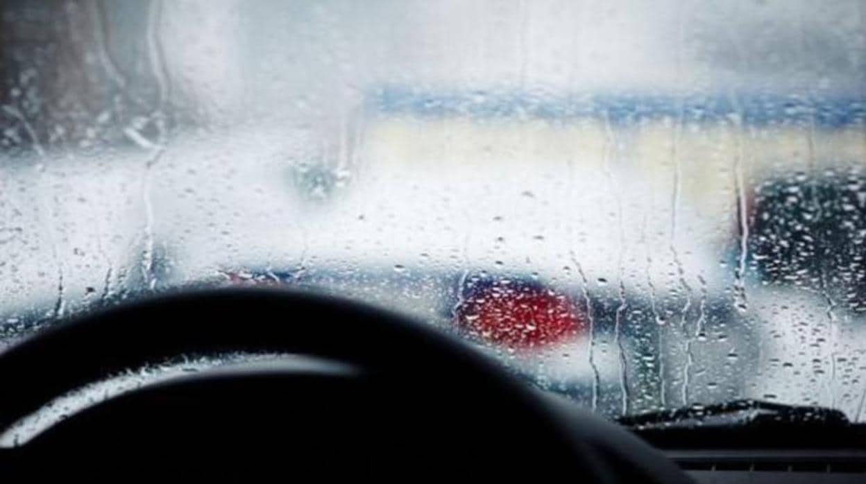 Cuidado con la nueva DANA: Cómo conducir con lluvia y ráfagas de viento