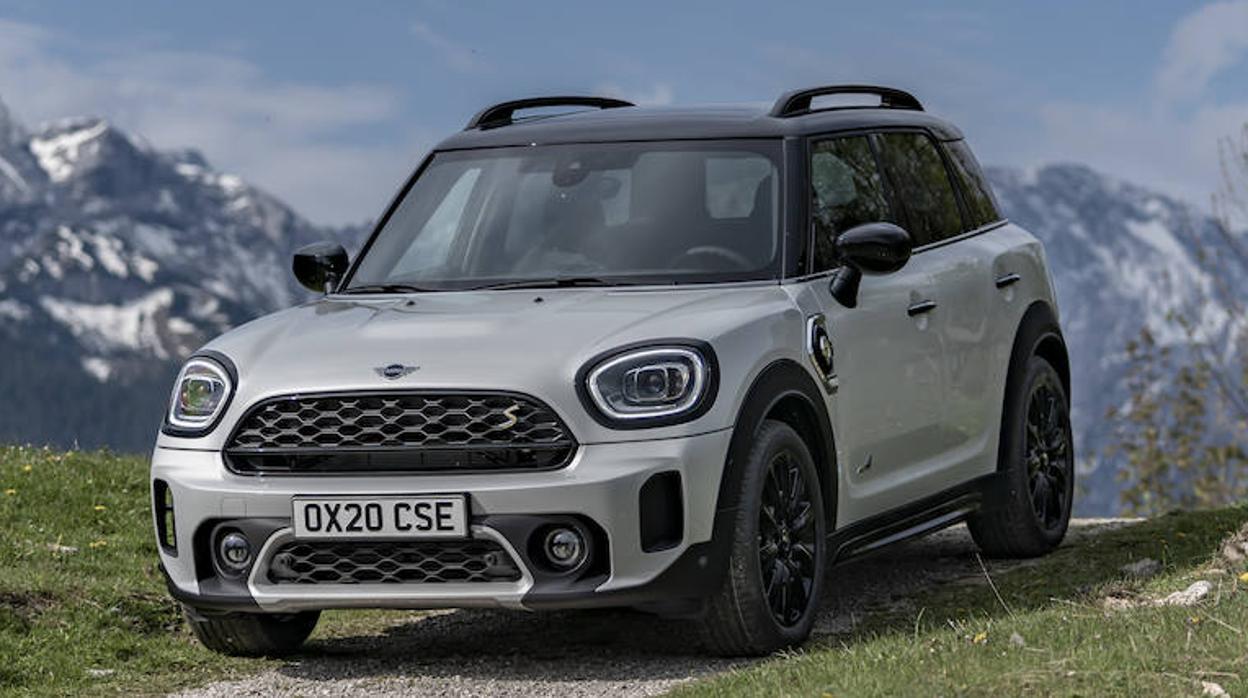 Al volante del renovado Mini Countryman SE: versatilidad con cero emisiones