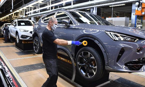 La producción de coches remonta gracias a Europa y a pesar de España