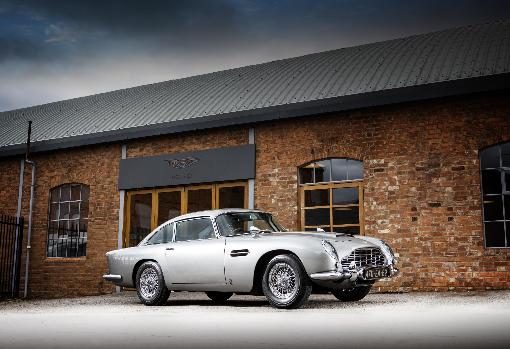 Bond y el Aston Martin DB5, el idilio que nació en «Goldfinger»