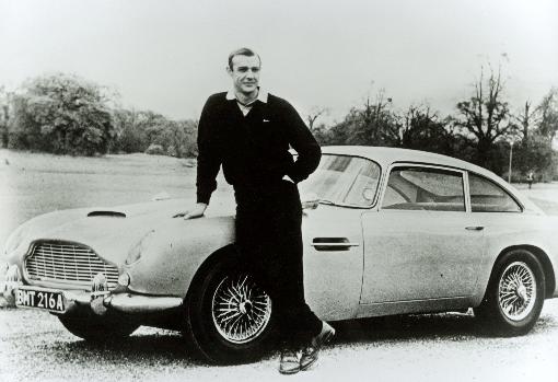 Sean Connery con el DB5