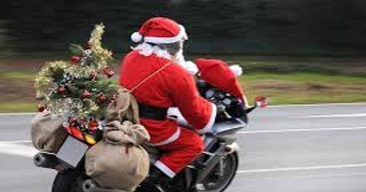 Por qué Papá Noel debería elegir la moto y no el coche si se avería su trineo