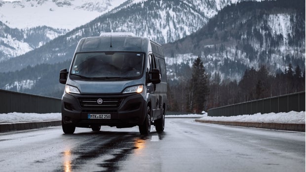 Cómo viajar en autocaravana si nos encontramos nieve o hielo