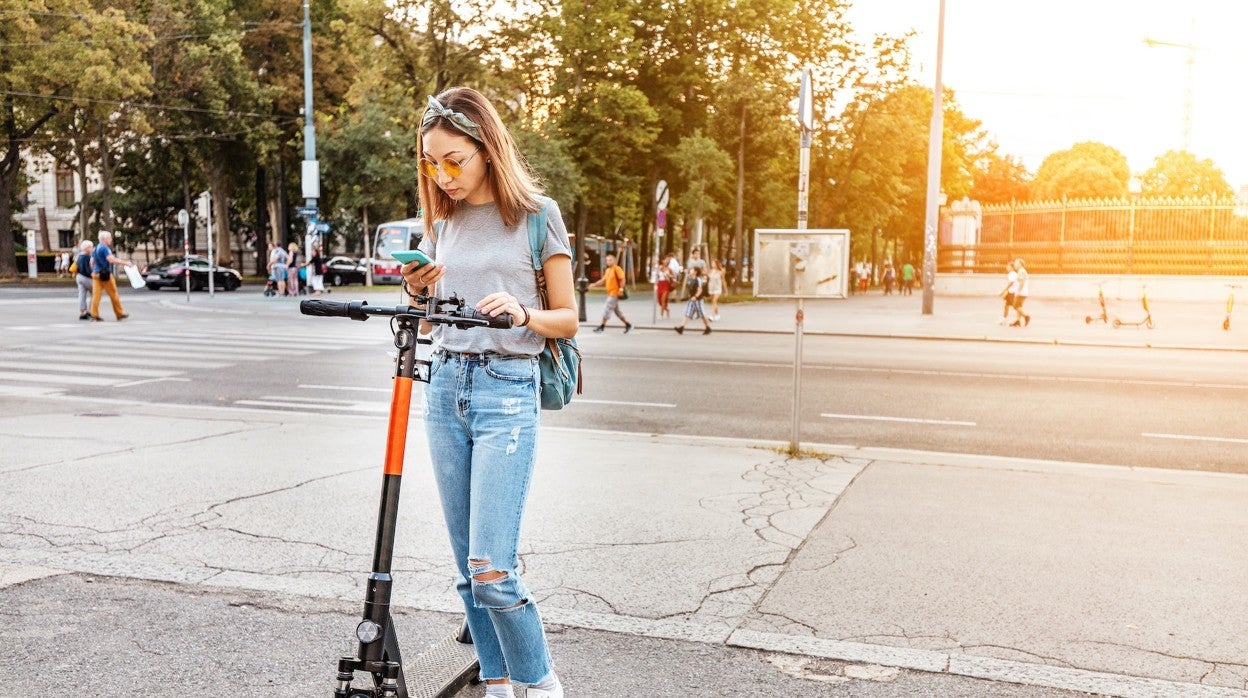 Consejos para evitar multas y lesiones al circular con patinetes eléctricos