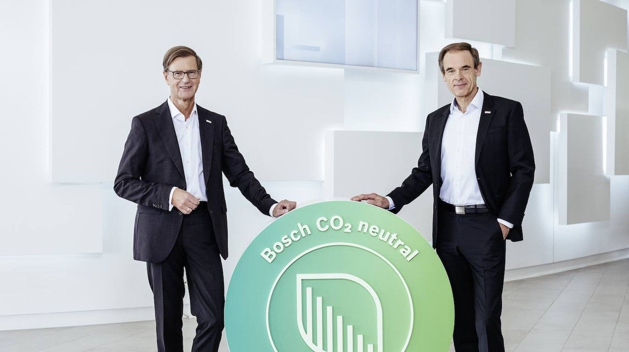 Stefan Asenkerschbaumer, responsable de finanzas de Bosch, y su CEO, Volkmar Denner