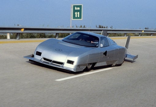 El C 111 IV, daría la vuelta rápida al circuito de Nardo a una mddia de 403,9 kmh