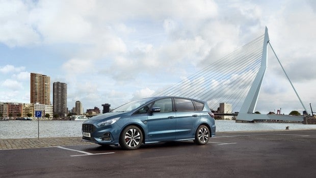 Nuevo Ford S-MAX Hybrid: autorrecargable con siete plazas