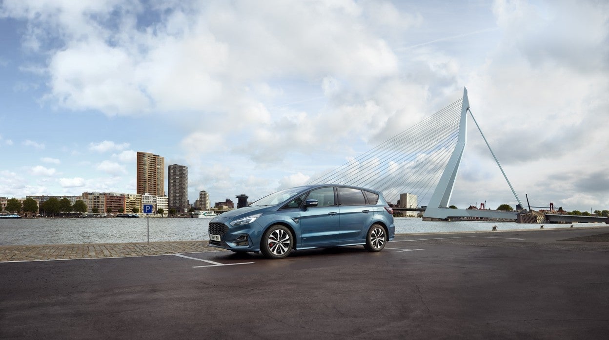 Nuevo Ford S-MAX Hybrid: autorrecargable con siete plazas