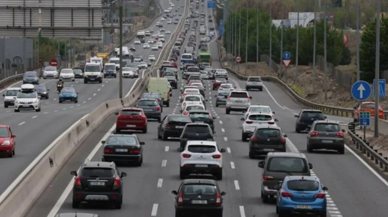 Más de un 24% de españoles planean viajar en coche privado en Semana Santa