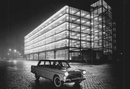 Cómo el coche cambió el siglo XX según el fotógrafo Antoni Campañà