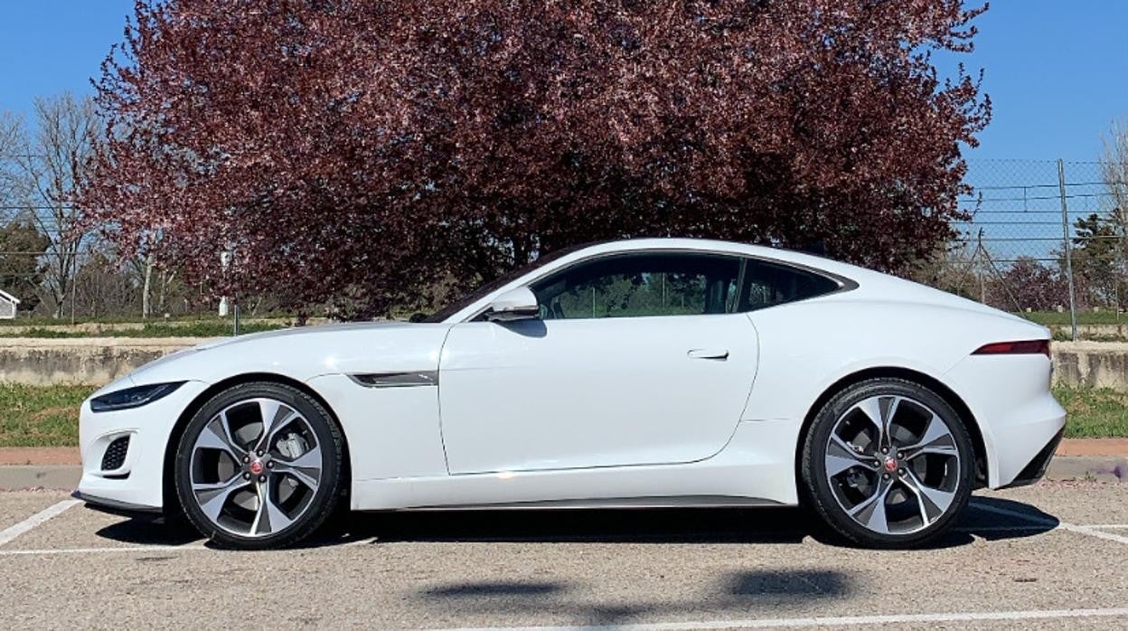 Probamos el nuevo Jaguar F-Type Coupé: atléticas prestaciones y detalles &#039;Limited Edition&#039;