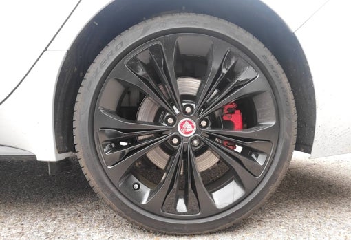 Jaguar XF 2021: un toque más tecnológico y refinado