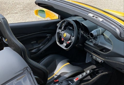 Nos subimos al portentoso Ferrari F8 Spider: un cavallino difícil de domar