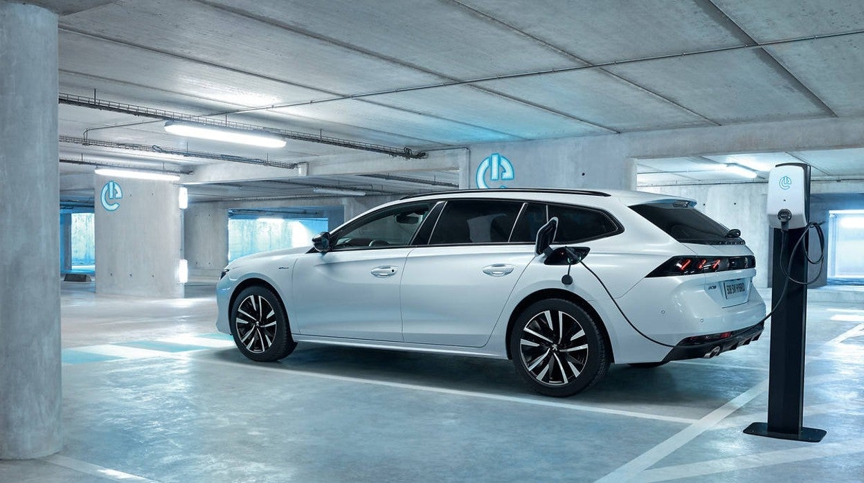 ¿Cuándo será más barato cargar el coche con las nuevas tarifas eléctricas?