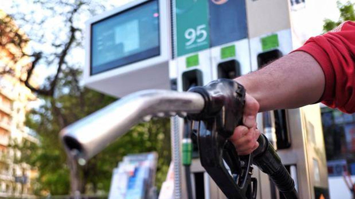 Cómo ahorrar hasta 1.000 euros anuales en combustible