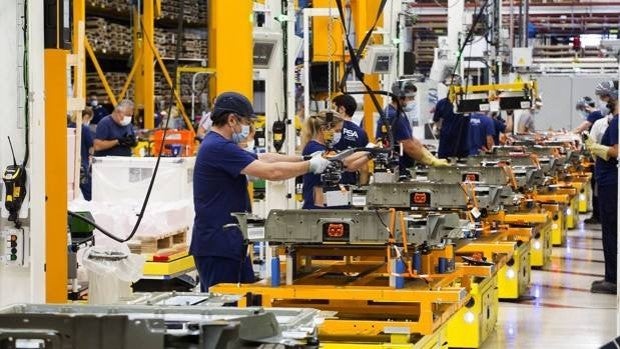 La falta de microchips podría incrementar un 10% el precio de los coches