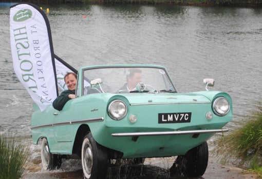 Amphicar, el coche flotante que el presidente Johnson usaba para asustar