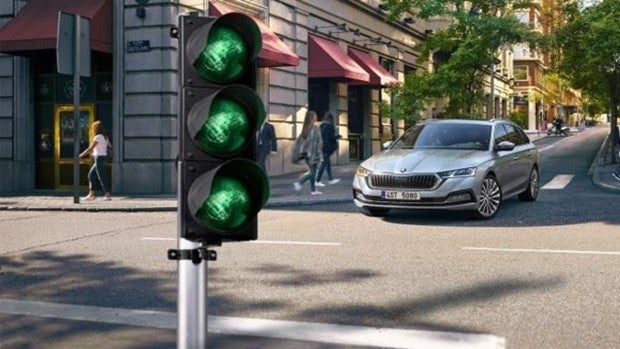 La DGT explica cómo ejecutar correctamente cinco tipos de giros habituales