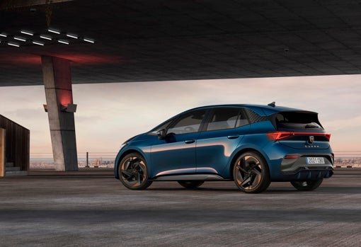 Ya se aceptan pedidos del primer Cupra 100% eléctrico, el Born