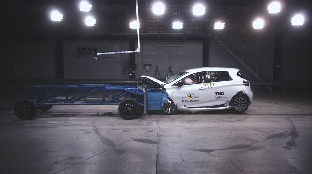 El Zoe cae de 5 a 0 estrellas en el test de EuroNCAP