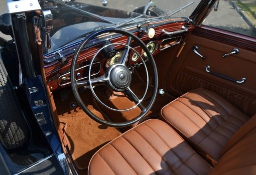 Salpicadero de un Horch 830 BL Convertible