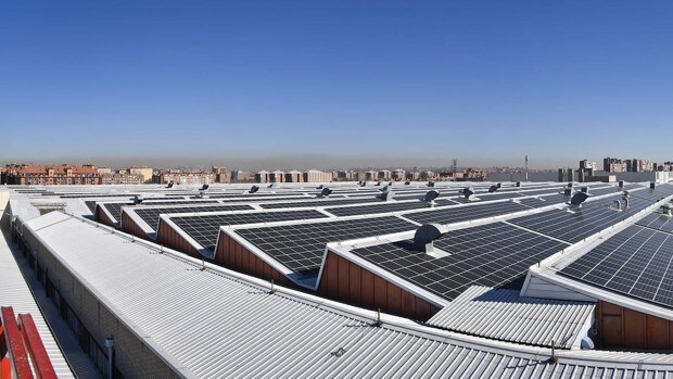 Stellantis inaugura en Villaverde una planta fotovoltaica capaz de dar luz a 2.900 hogares