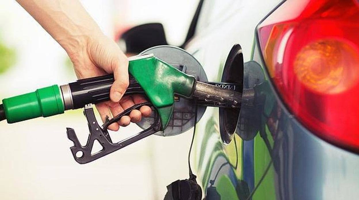 Ahorrar en gasolina | Claves para que cueste más barato llenar el depósito