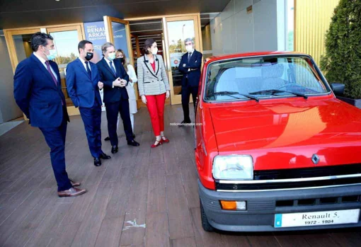 El R5 durante la entrega a Renault del Premio ABC al Mejor Coche 2022, otorgado al Arkana