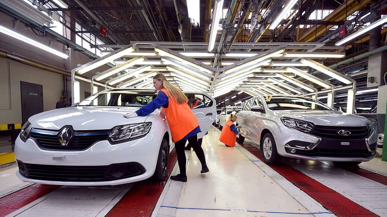 Volkswagen y Renault paralizan sus plantas por el conflicto ucraniano