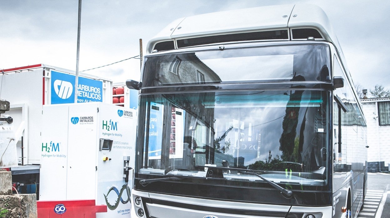 A prueba el primer autobús de hidrógeno de Galicia