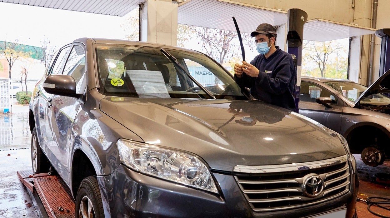 Vigila los limpiaparabrisas para evitar sustos si comienza a llover